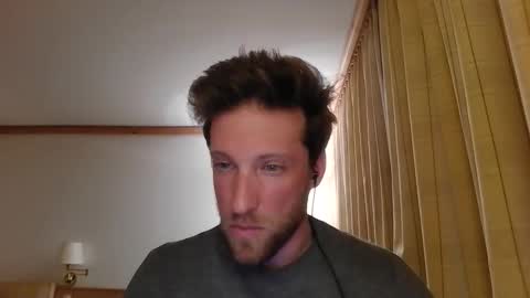 Snapshot of moms_little_monster chatting on 11.25.25 moms_little_monster online show from 11.25.25