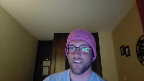 Snapshot of moms_little_monster chatting on 03.19.26 moms_little_monster online show from 03.19.26