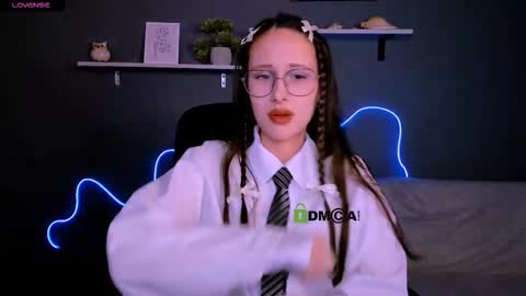 Mona  online show from 09.22.25