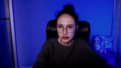 Mona  online show from 10.09.25