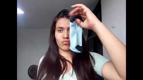 Snapshot of monalia17 chatting on 01.05.26 monalia17 online show from 01.05.26