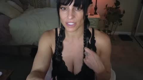 Mona online show from 07.06.26