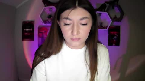 Snapshot of monica_sweets chatting on 09.29.25 sweet girl and shine body online show from 09.29.25