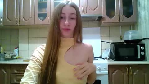 Snapshot of monica_tamayo chatting on 03.20.26 Monica online show from 03.20.26