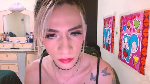 Snapshot of monicalimite123 chatting on 11.25.25 monicalimite123 online show from 11.25.25