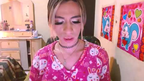 Snapshot of monicalimite123 chatting on 12.21.25 monicalimite123 online show from 12.21.25