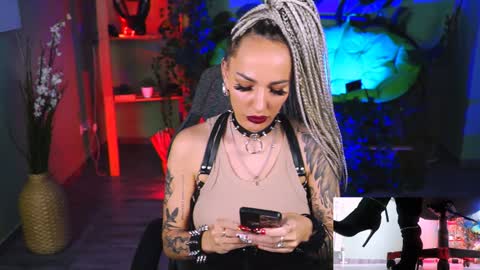 Monika online show from 02.04.25