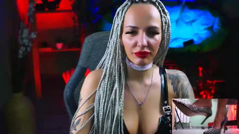 Monika online show from 02.17.25