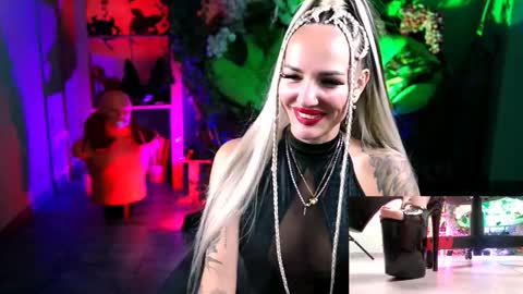 Monika online show from 10.18.25