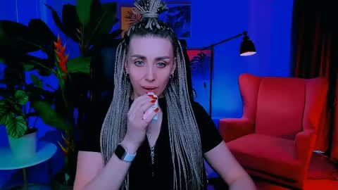 Snapshot of monicariley chatting on 05.21.26 monicariley online show from 05.21.26