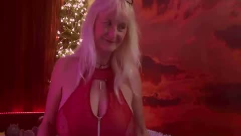 Snapshot of monicutex chatting on 12.31.24 Monika online show from 12.31.24