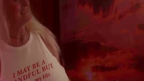 Snapshot of monicutex chatting on 10.04.25 Monika online show from 10.04.25