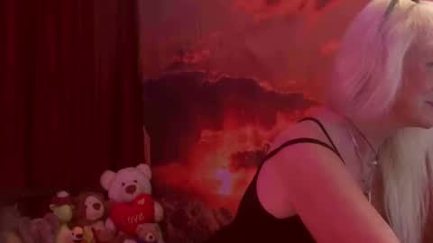 Snapshot of monicutex chatting on 10.14.25 Monika online show from 10.14.25