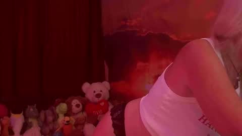 Snapshot of monicutex chatting on 10.16.25 Monika online show from 10.16.25