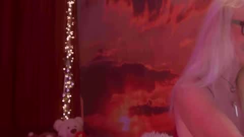 Snapshot of monicutex chatting on 01.16.26 Monika online show from 01.16.26