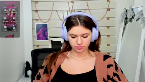 Snapshot of monika_youu chatting on 01.11.25 Monika online show from 01.11.25