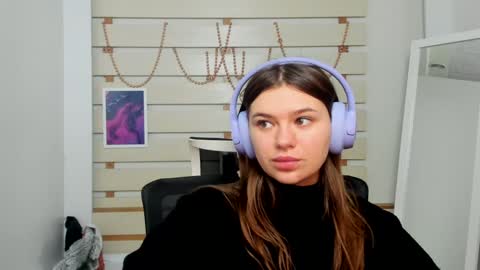 Snapshot of monika_youu chatting on 02.08.25 Monika online show from 02.08.25