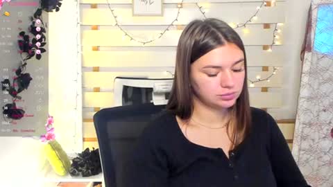 Snapshot of monika_youu chatting on 11.05.25 Monika online show from 11.05.25