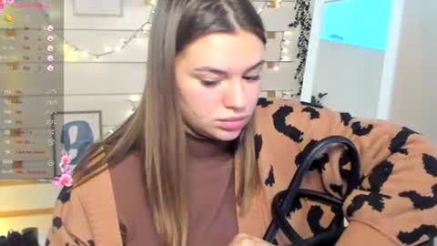 Snapshot of monika_youu chatting on 11.24.25 Monika online show from 11.24.25