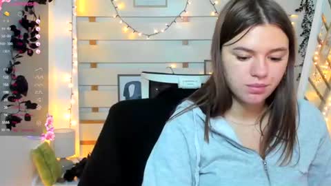 Snapshot of monika_youu chatting on 11.29.25 Monika online show from 11.29.25