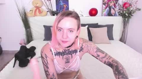 monikalowww online show from 09.24.25