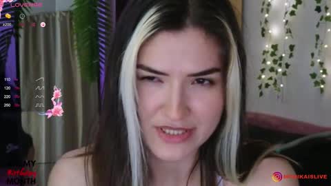 Snapshot of monikavenom chatting on 09.13.25 Monika online show from 09.13.25