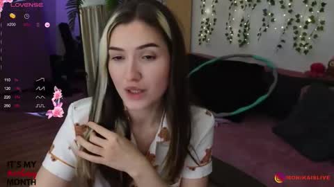 Snapshot of monikavenom chatting on 09.15.25 Monika online show from 09.15.25