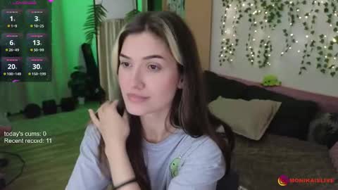 Snapshot of monikavenom chatting on 10.05.25 Monika online show from 10.05.25