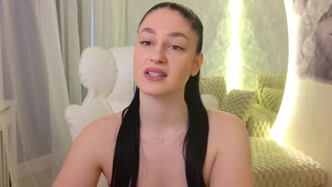Snapshot of monique_a chatting on 05.17.26 Ask me online show from 05.17.26