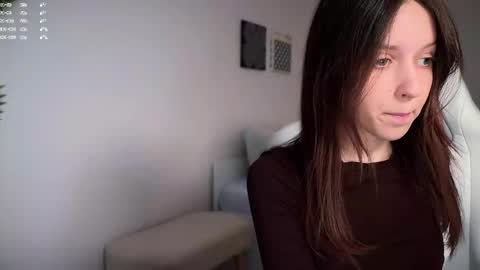 Snapshot of monnymoonn chatting on 11.04.25 Mary online show from 11.04.25