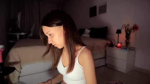 Snapshot of monnymoonn chatting on 12.03.25 Mary online show from 12.03.25