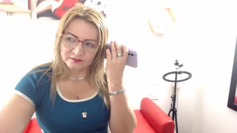 monserrat_diva online show from 08.03.26