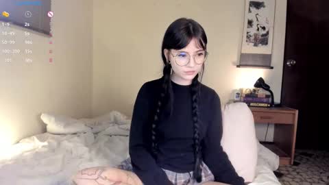 Snapshot of monserrat_gil chatting on 03.08.26 Monserrat Gil onlyfans online show from 03.08.26