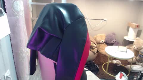 ELYSE A SIMPLE GIRL online show from 09.13.25