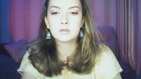 Snapshot of moodiemira chatting on 10.07.25 moodiemira online show from 10.07.25