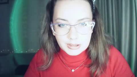 Snapshot of moodiemira chatting on 10.10.25 moodiemira online show from 10.10.25