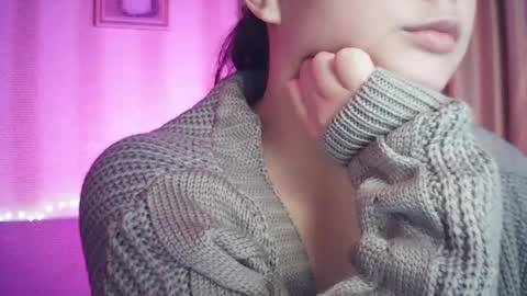 Snapshot of moodiemira chatting on 10.14.25 moodiemira online show from 10.14.25