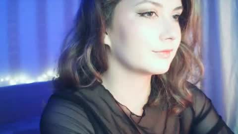 Snapshot of moodiemira chatting on 10.15.25 moodiemira online show from 10.15.25