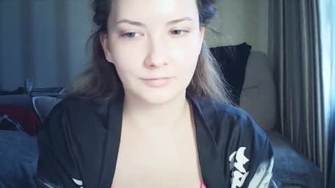 Snapshot of moodiemira chatting on 03.24.26 moodiemira online show from 03.24.26