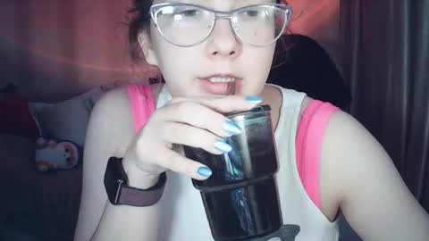 Snapshot of moodiemira chatting on 03.28.26 moodiemira online show from 03.28.26