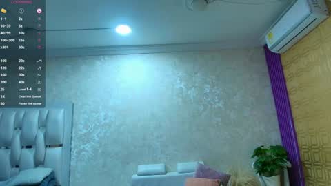 Snapshot of moom_ivy_ chatting on 07.28.26 online show from 07.28.26