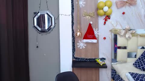 moon_and_fire_ online show from 12.05.25