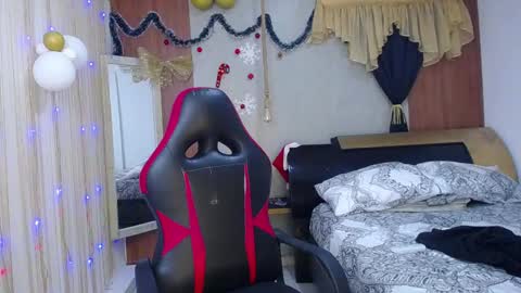 moon_and_fire_ online show from 01.07.26