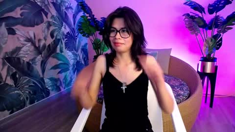 Snapshot of moon_bell_ chatting on 02.19.26 Moon online show from 02.19.26