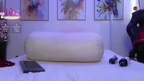 Snapshot of moon_celeste chatting on 03.06.26 Moon online show from 03.06.26