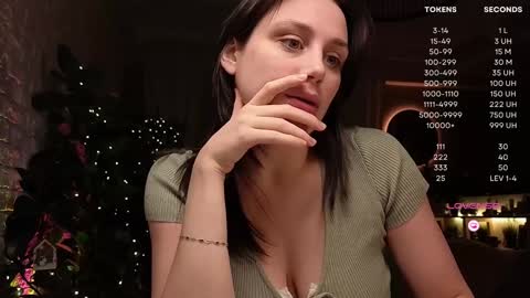 Snapshot of moon_deity chatting on 12.26.24 Luna online show from 12.26.24