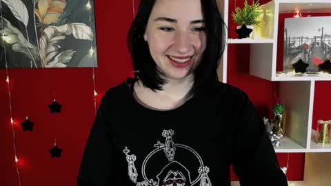 Snapshot of moon_foxy_ chatting on 12.19.24 Diana online show from 12.19.24