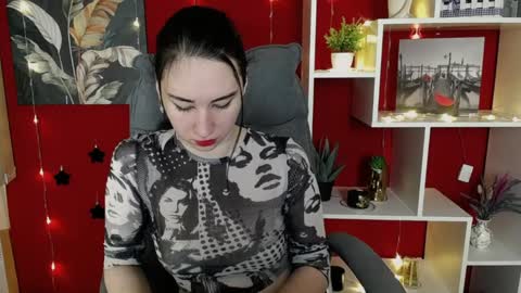 Snapshot of moon_foxy_ chatting on 01.18.25 Diana online show from 01.18.25