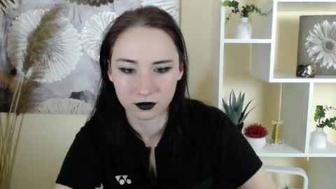 Snapshot of moon_foxy_ chatting on 09.30.25 Diana online show from 09.30.25