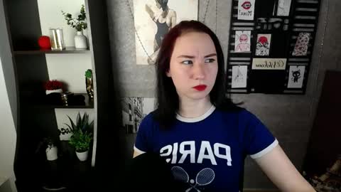 Snapshot of moon_foxy_ chatting on 12.01.25 Diana online show from 12.01.25